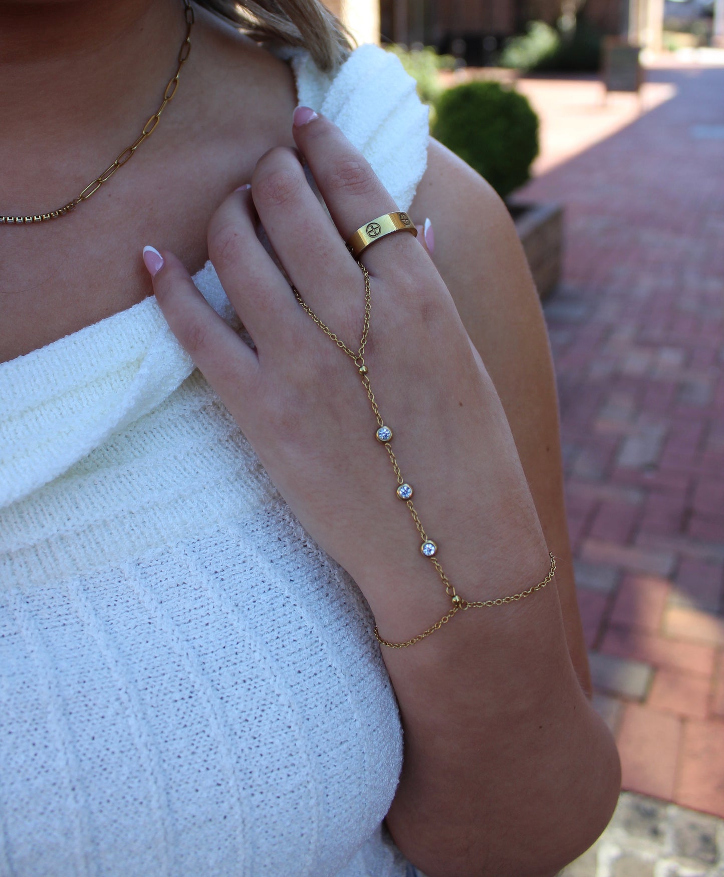 Elle Hand chain